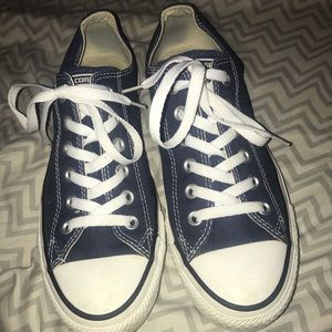 NAVY BLUE LOW TOP CONVERSE